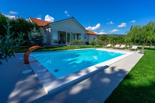 Trn Villa | Holiday home Carpinus