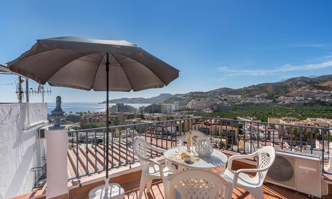 Almunecar House | Holiday Home 'Casa Carmen' with Sea View, Wi-Fi and Air Conditioning