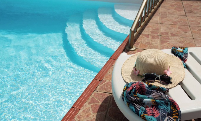 La Garita House | Holiday Home Casa Carmencita with Sea Views, Pool and Wi-Fi