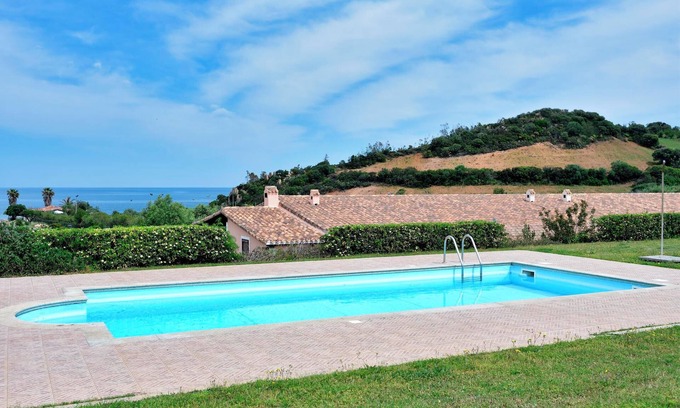 Tertenia House | Holiday Home "Casa del Sole" with Sea View, Pool, Garden & Wi-Fi