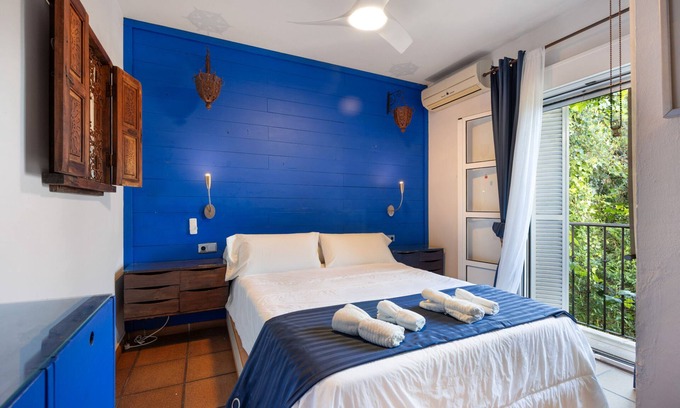 San Fernando House | Holiday Home 'Casa Bahía De Cádiz' with Private Terrace, Balcony and Wi-Fi