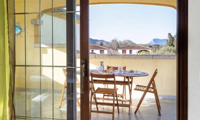 Buddittogliu Straulas House | Holiday Home 'Casa Isuledda' with Sea View, Wi-Fi and Air Conditioning