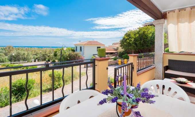 S'Iscala House | Holiday Home 'Casa Muriscuvò' with Sea View, Wi-Fi and Air Conditioning