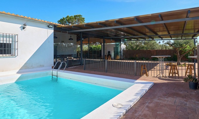 La Carlota House | Holiday Home 'Casa Rural Olivar De La Marquesa' with Private Pool, Wi-Fi and Air Conditioning