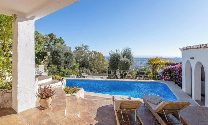 Mijas House | Holiday Home "Casita with fantastic views" with Sea View, Pool, Terrace & Wi-Fi