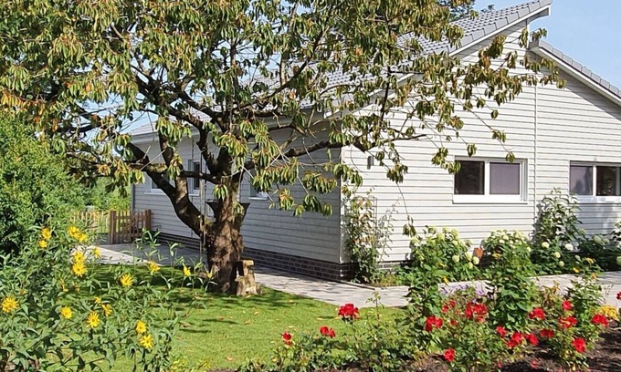 Wangerland Apartment | Holiday home Chalet Wilde Wiese