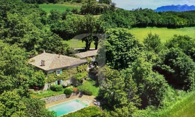 Roynac House | Holiday Home 'Chant D'Etoiles' with Private Pool