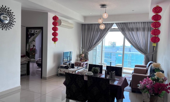 Taman Century Apartment | HOLIDAY HOME@D'Esplanade KSL in Johore Bahru, 45 minutes to SINGAPORE.