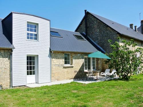 Le Mesnil-Patry House | Holiday Home De Malau by Interhome