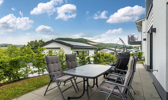 Heringhausen House | Holiday Home 'Diemelblick' with Lake View, Private Terrace and Wi-Fi