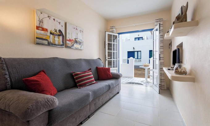 Caleta de Sebo House | Holiday Home "El Sombrerito 4" with Terrace & Wi-Fi