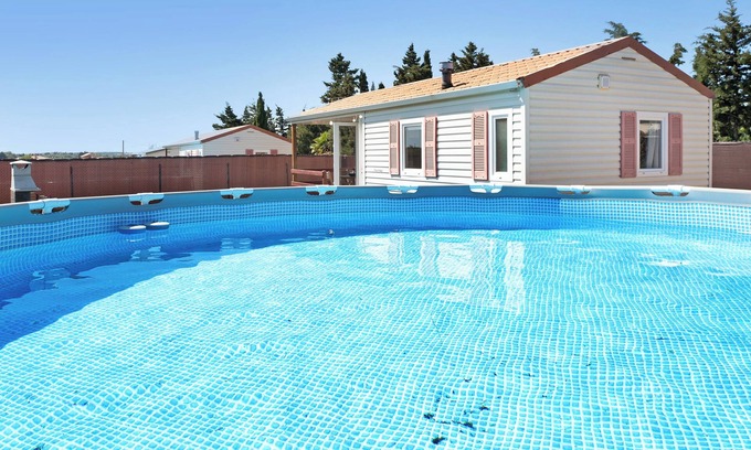 Campano House | Holiday Home 'Eloy Playa 3 - Sólo Familias' with Pool, Garden & Wi-Fi