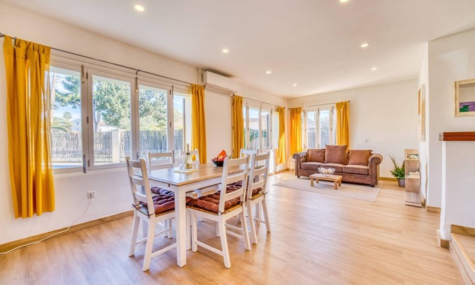 Alcudia House | Holiday Home in Alcudia with Pool & Beach Views