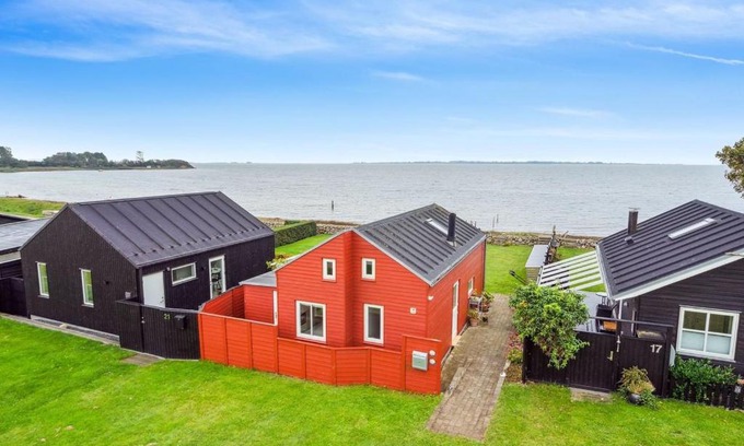 Faaborg House | Holiday Home Evelin - 20m from the sea by Interhome