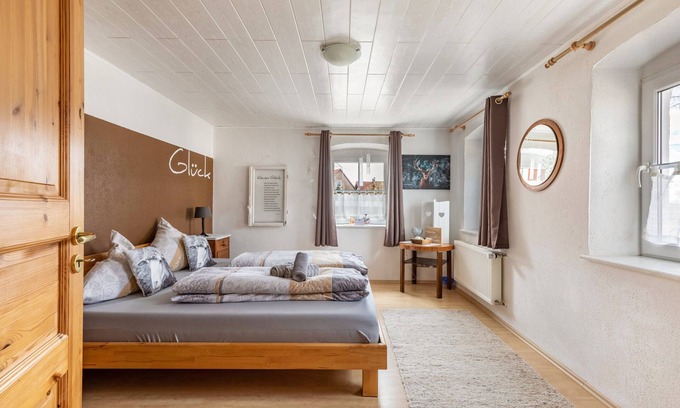 Frankenhofen House | Holiday Home 'Ferienhaus Em Biehl' with Terrace, Garden & Wi-Fi
