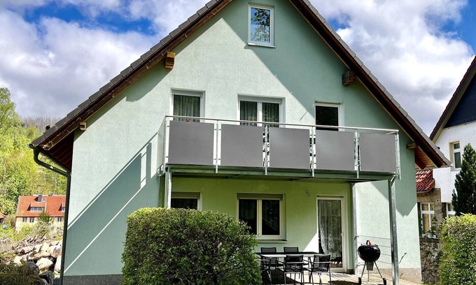 Schierke House | Holiday Home 'Ferienhaus Brockenpfad' with Private Terrace, Private Garden and Wi-Fi