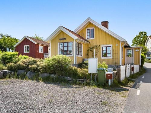 Fjallbacka House | Holiday Home Fjällbacka by Interhome