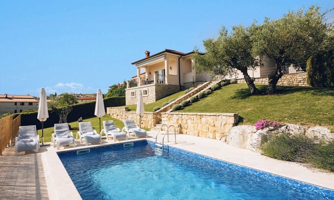 Vizinada Villa | Holiday home for 5 with private pool in Vižinada