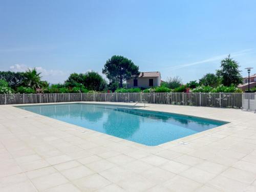 La Rouviere House | Holiday Home Les Rives du Golf 3 by Interhome