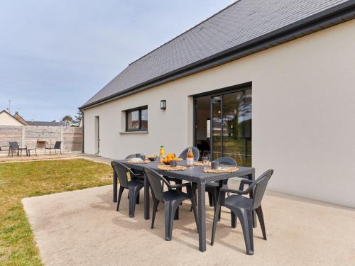 Saint-Germain-sur-Ay House | Holiday Home Manonga by Interhome