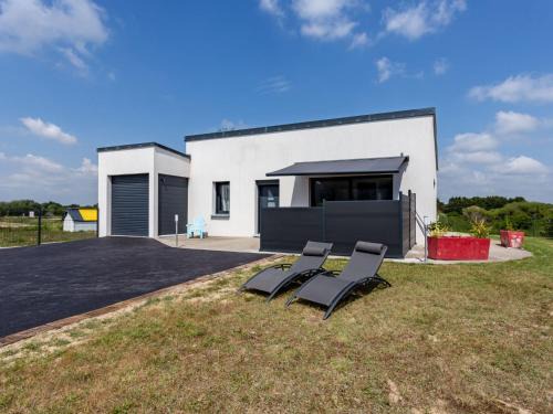 Saint-Germain-sur-Ay House | Holiday Home Chalmeignes by Interhome