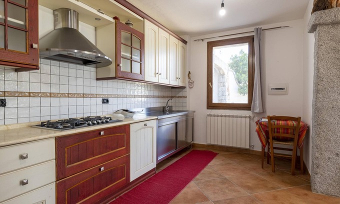 Tortoli House | Holiday Home 'Fralocci' with Sea View, Garden & A/C
