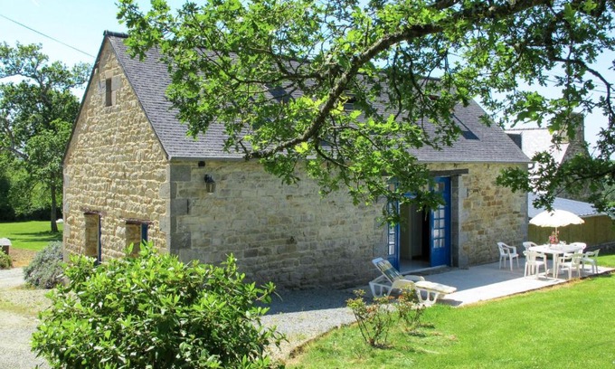 Plouzelambre House | Holiday Home Gîte des Perdrix by Interhome