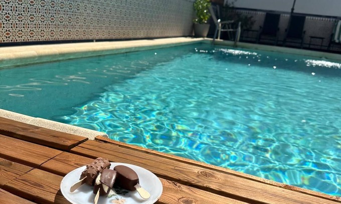 La Victoria House | Holiday Home 'Gení' with Private Pool, Wi-Fi and Air Conditioning