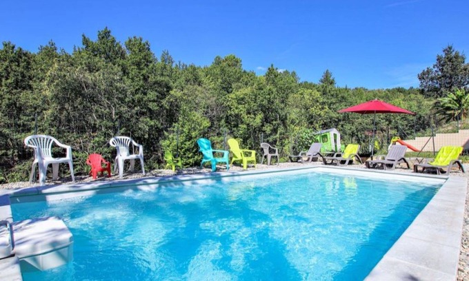 Vesseaux House | Holiday Home 'Gite 6 Personnes' with Mountain View, Wi-Fi and Air Conditioning