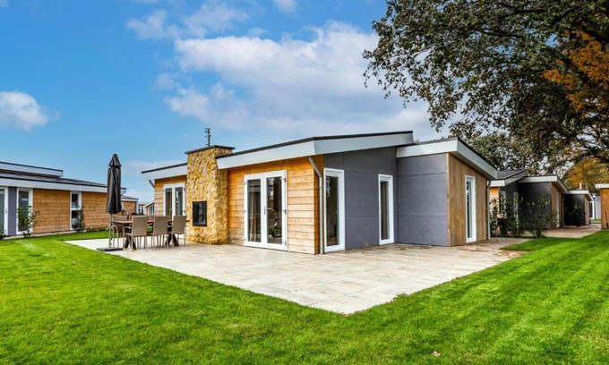 Gasthuis House | Holiday Home Green Resort Mooi Bemelen by Interhome