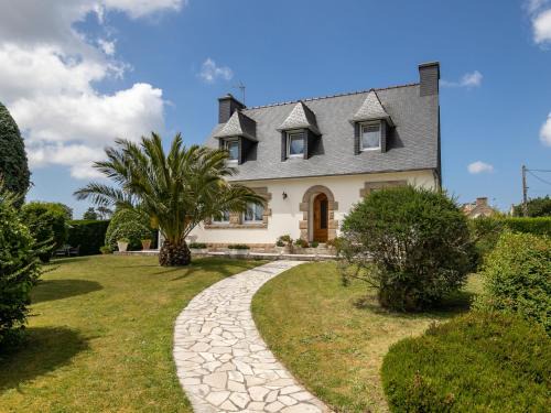 Pleumeur-Bodou House | Holiday Home Gueradur by Interhome
