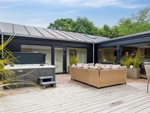Bønnerup Strand House | Holiday Home Hana - 800m from the sea by Interhome