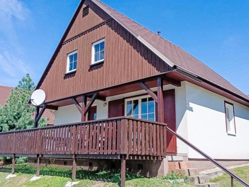 Cerny Dul House | Holiday Home Holiday Hill 44 by Interhome