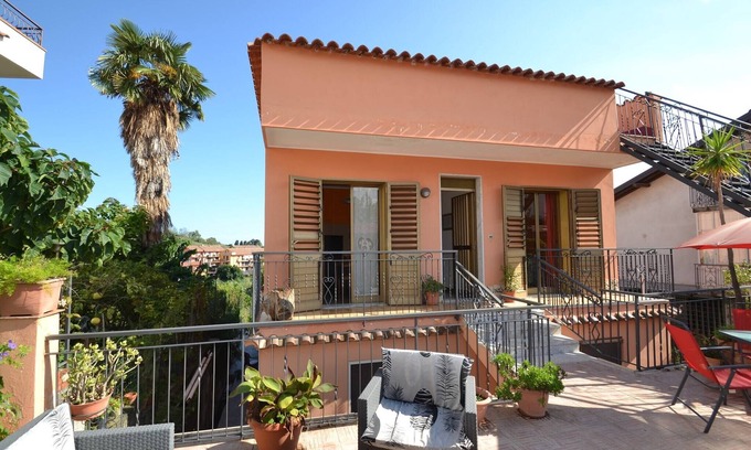 Chianchitta-Trappitello House | Holiday Home in Giardini Naxos near Beach