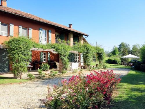 Capriglio House | Holiday Home Il Marchese del Grillo by Interhome