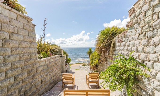 Arbus House | Holiday Home 'Il Rifugio Del Conte' with Sea View, Private Terrace and Air Conditioning