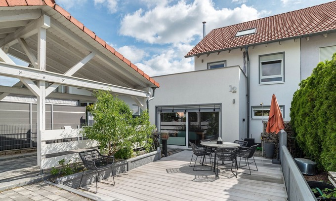 Schoemberg House | Holiday Home "Im Nordschwarzwald" with Private Terrace, Private Garden & Wi-Fi
