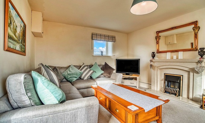 Newton Grange Cottage | Holiday Home in Ashbourne near Dovedale Trails