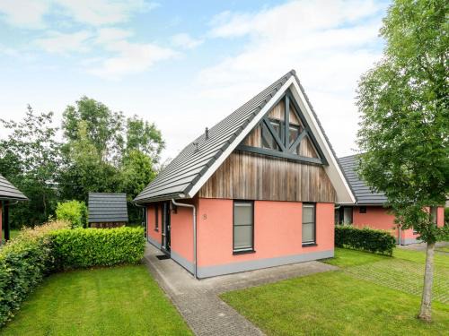 Balk House | Holiday Home in Balk near Frisian Lakes