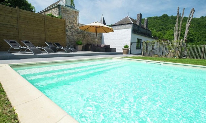 Hastiere-Lavaux House | Holiday Home in Ederbergland near Knebelsrod