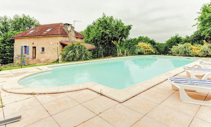Montcabrier House | Holiday Home in Besse by Lake & Forest
