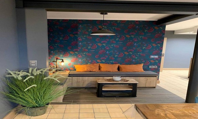 Bertrix House | Holiday Home in Betrrix with Garden