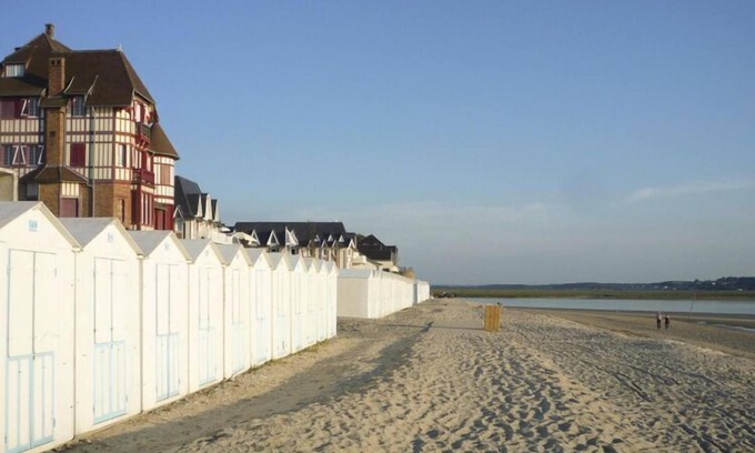Mesnil-Val-Plage House | Holiday home in Criel sur Mer near sea