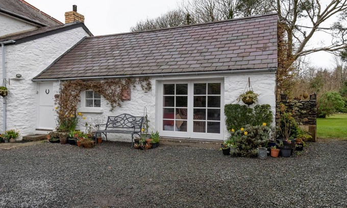 Pennant Cottage | Holiday Home in Ceredigion near Seashore