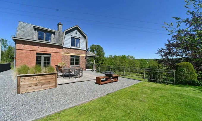 Barvaux House | Holiday Home in Durbuy with Garden & BBQ