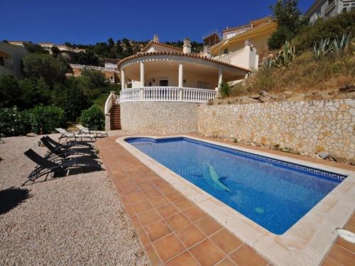 Palau-Saverdera House | Holiday Home in Empuriabrava with Private Pool