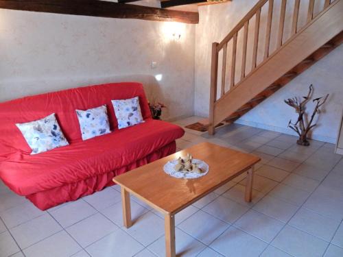 Esmoulieres House | Holiday Home in Esmoulières near Forest