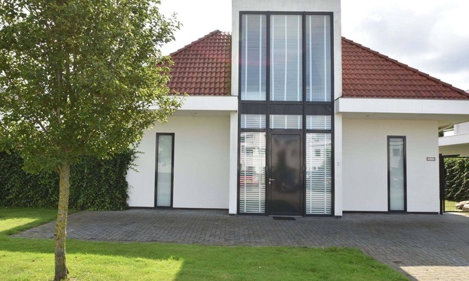 Zeewolde House | Holiday Home in Harderwijk near Serene Lake