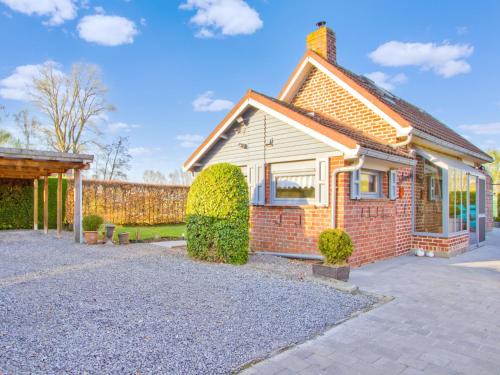 Ypres House | Holiday Home in Hollebeke with Private Garden