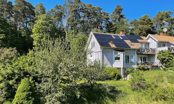 Jarna Ski Chalet | Holiday Home in Järna with fantastic views | SE13011